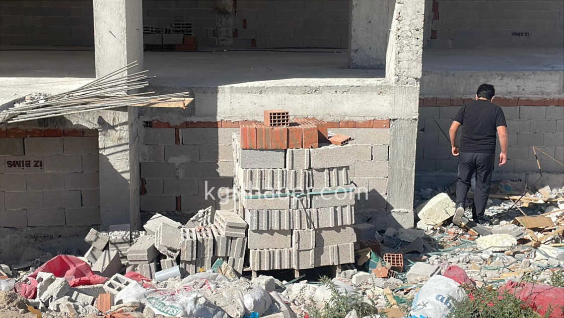 Karamanda Insaat Alaninda Bulunan Kadin Hastanede Oldu3