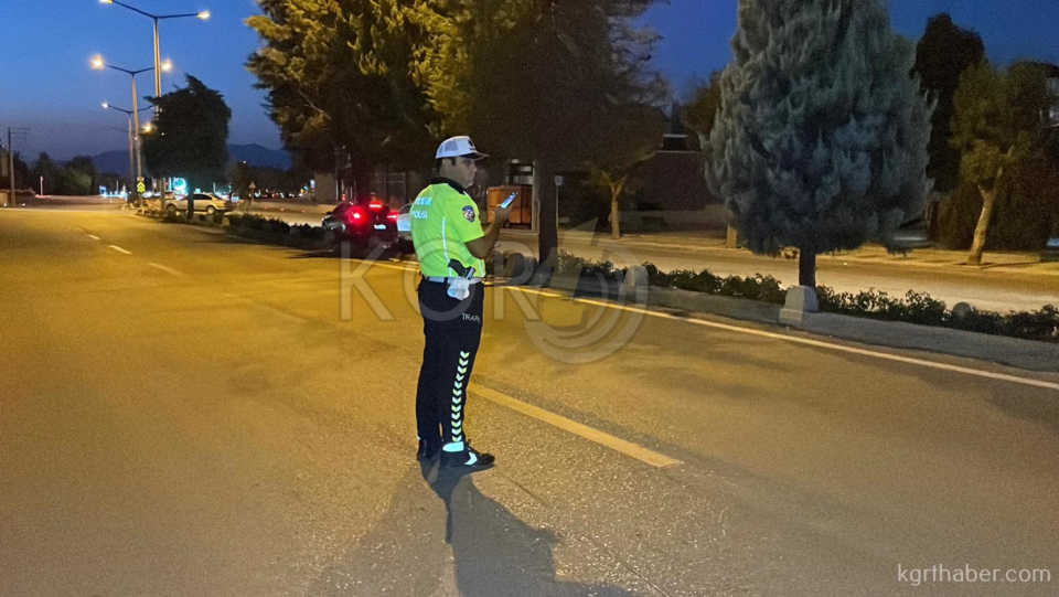 Karamanda Izindeki Bekciye Carpti Kacti75 Metre Suruklendi9