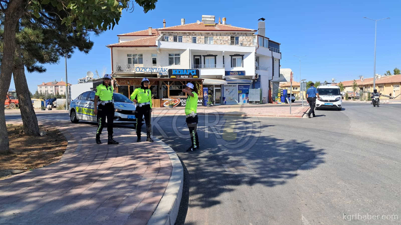 Karamanda Kaza Yapan Surucu Araci Birakip Gitti2