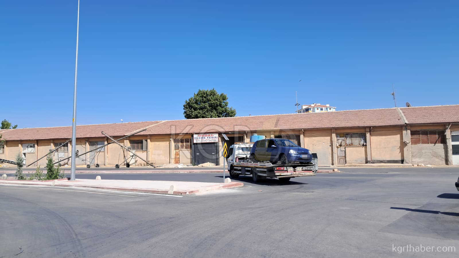 Karamanda Kaza Yapan Surucu Araci Birakip Gitti4