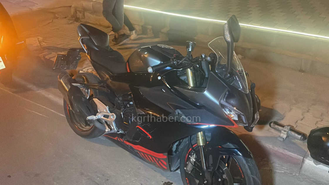 Karamanda Motosiklet 150 Metre Suruklendi Ucuz Atlattilar5