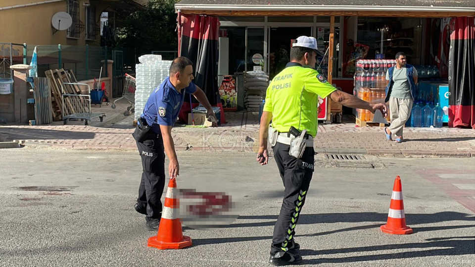 Karamanda Motosiklet Yasli Adama Carpti 1I Agir 2 Yarali3