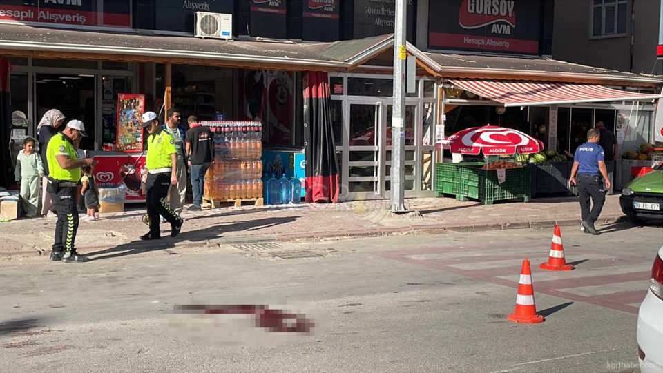 Karamanda Motosiklet Yasli Adama Carpti 1I Agir 2 Yarali9