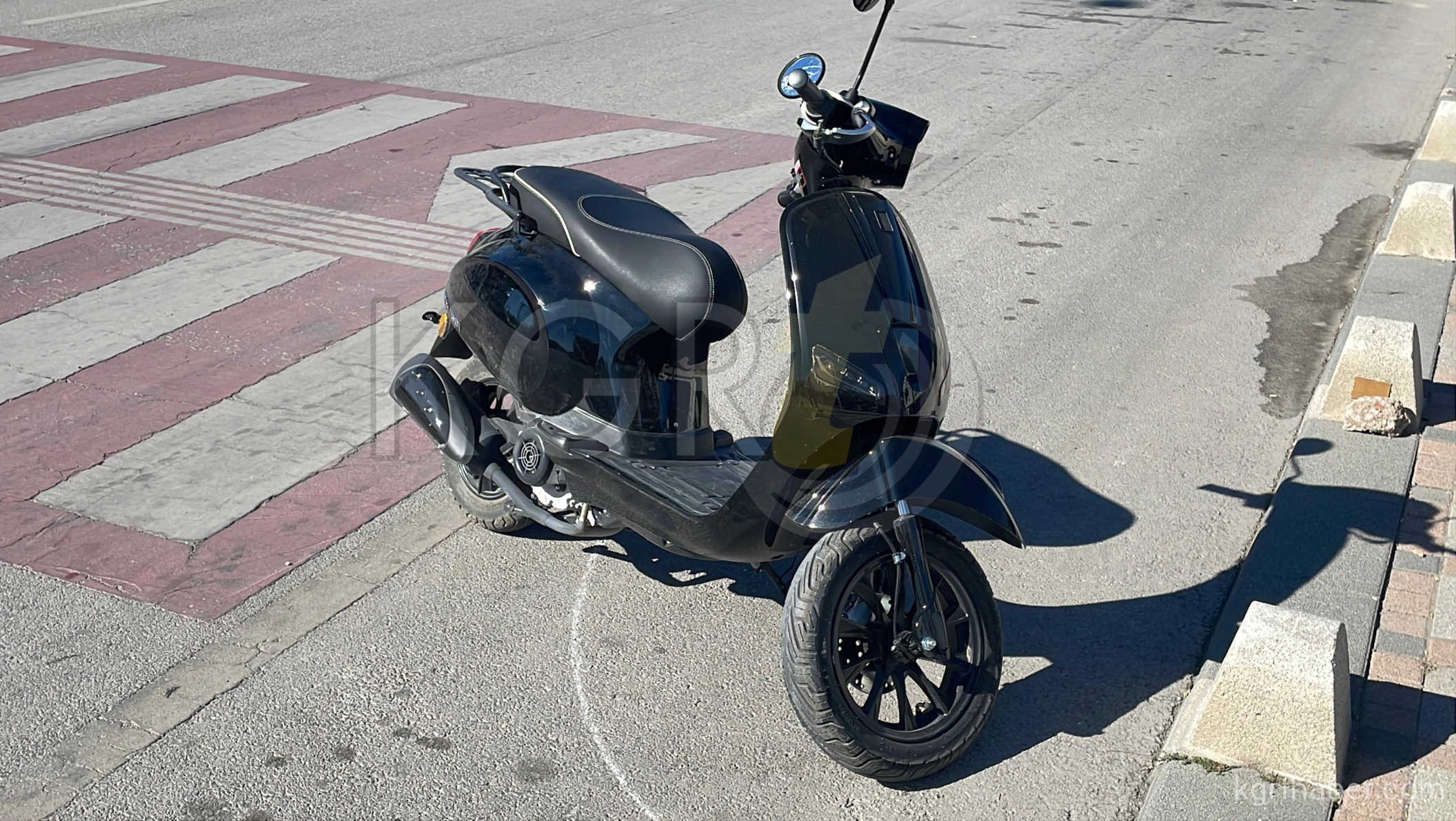 Karamanda Motosikletle Otomobil Kavsakta Carpisti 1 Yarali2