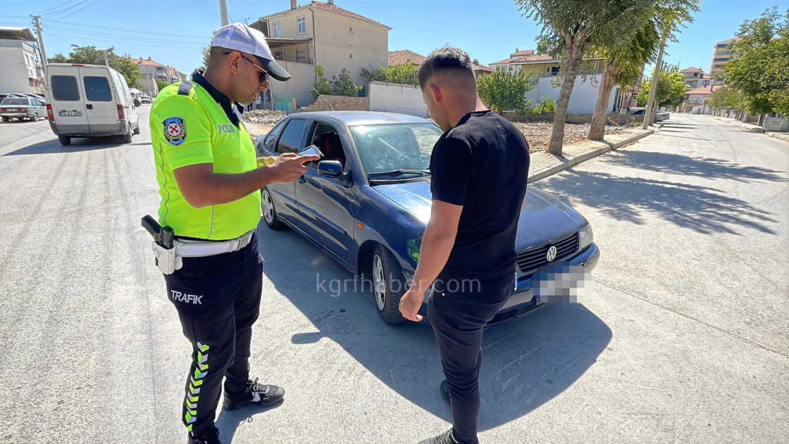 Karamanda Otomobilin Carptigi 3 Yasindaki Cocuk Yaralandi1