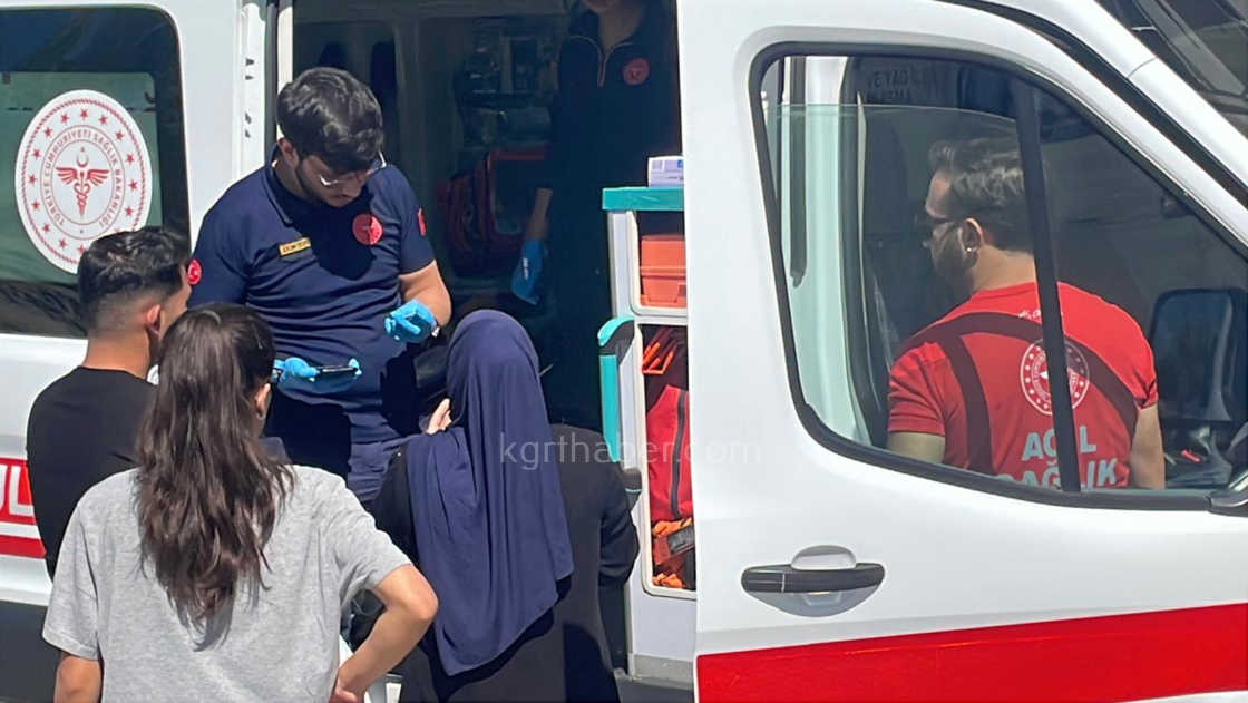 Karamanda Otomobilin Carptigi 3 Yasindaki Cocuk Yaralandi3