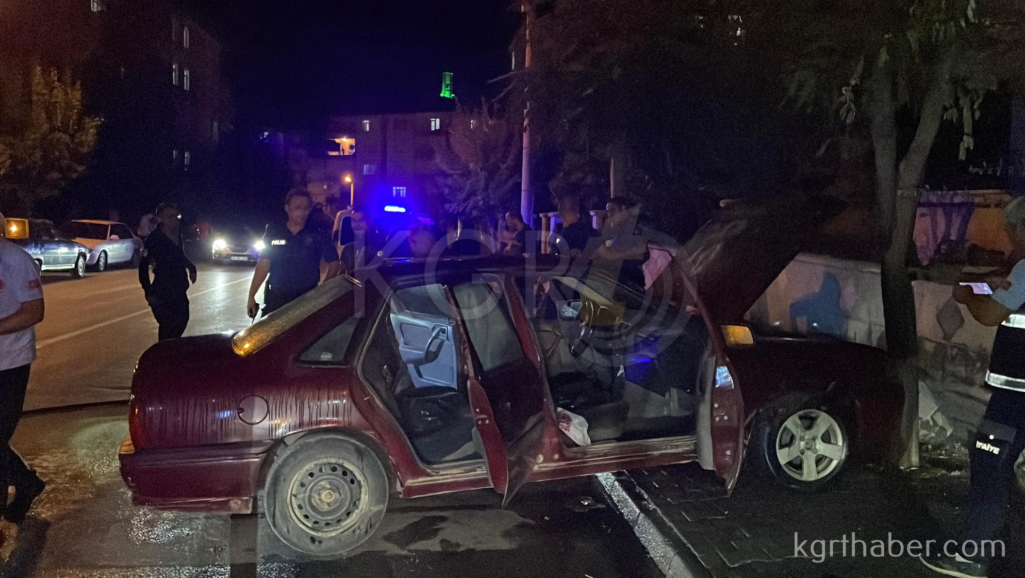 Karamanda Park Halindeki Otomobil Hareket Ederek Yandi10