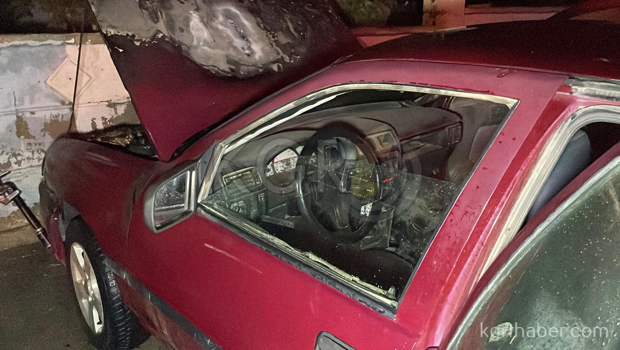 Karamanda Park Halindeki Otomobil Hareket Ederek Yandi4