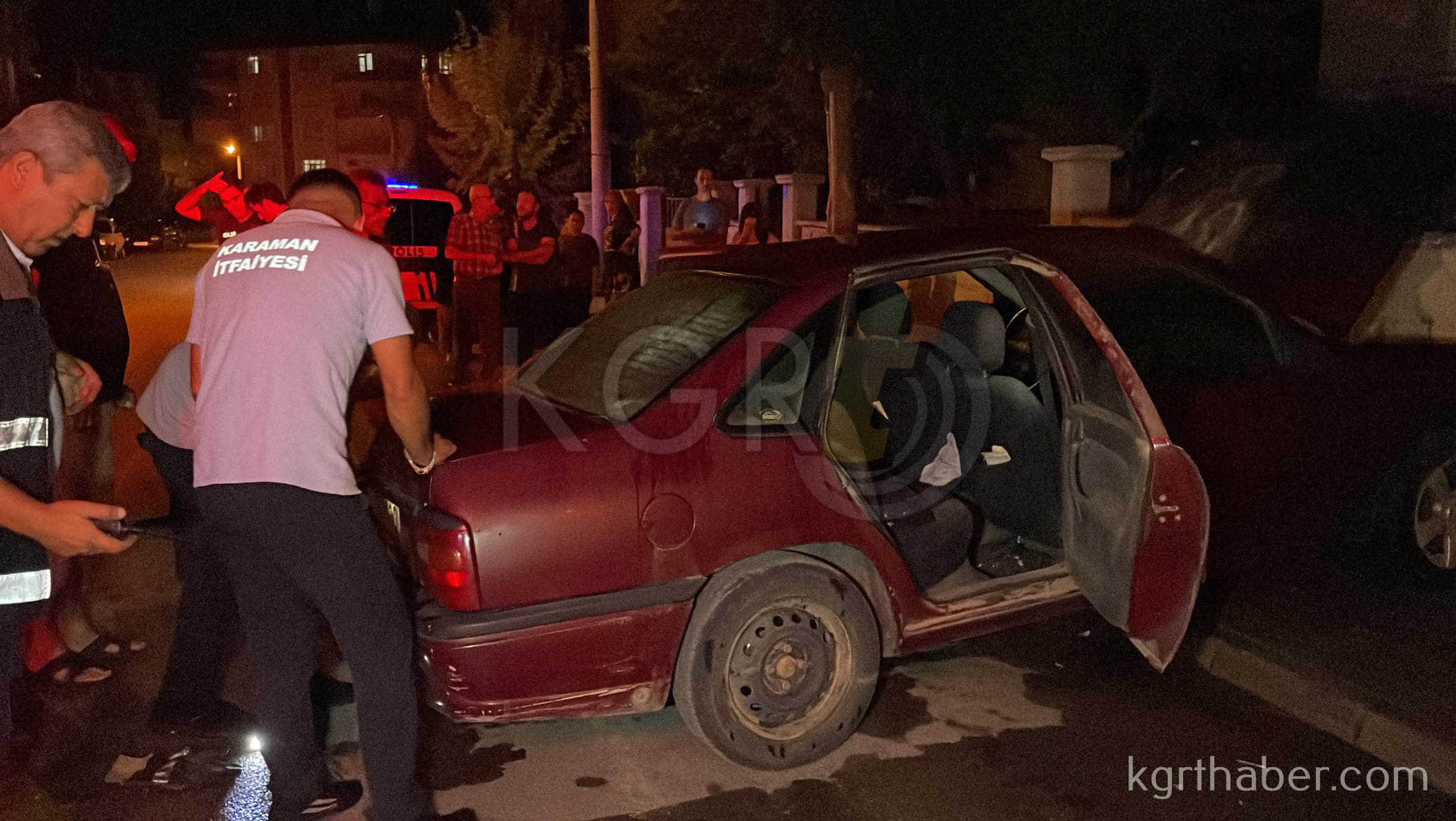 Karamanda Park Halindeki Otomobil Hareket Ederek Yandi9