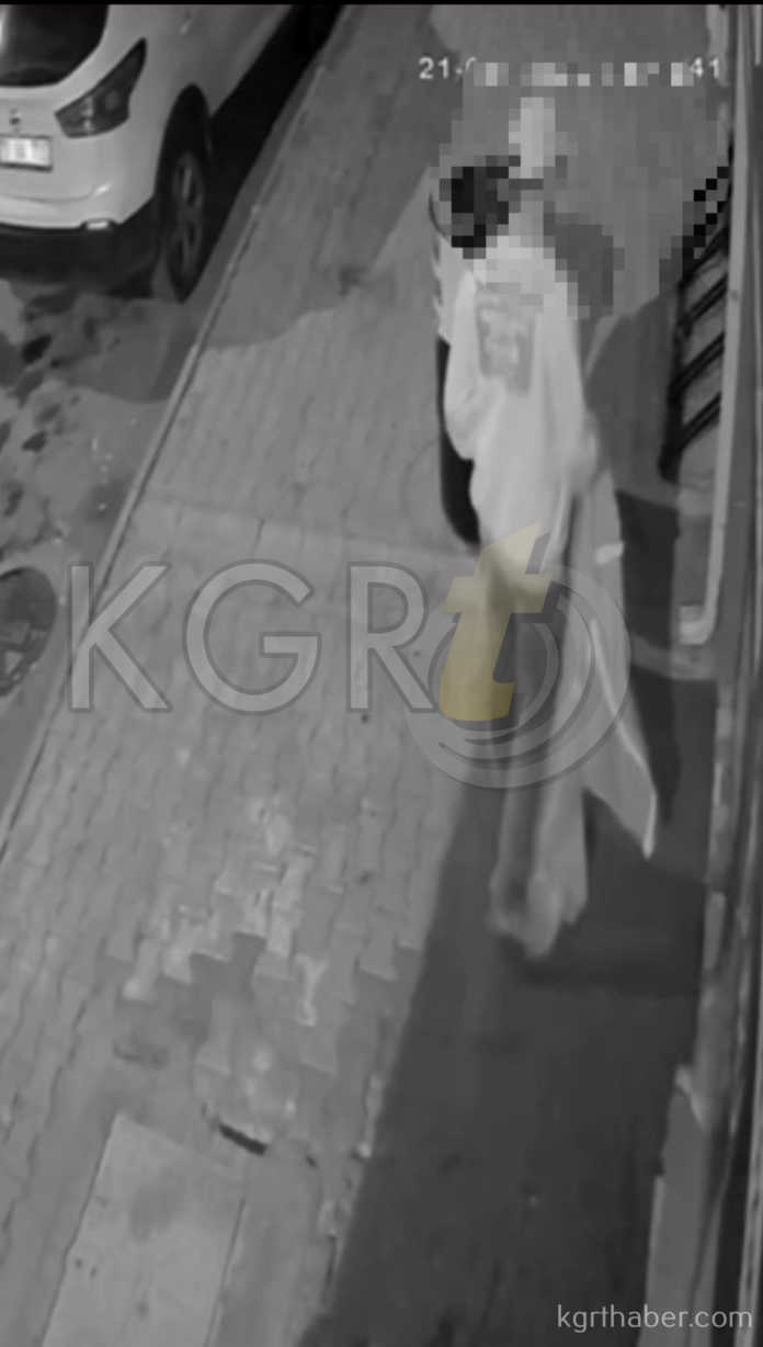 Karamanda Skandal Olay Turk Bayragini Asildi Ve0