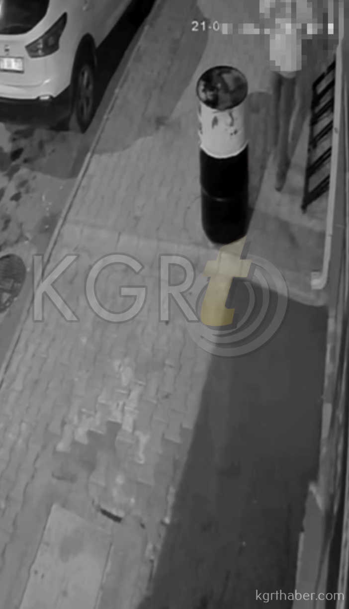 Karamanda Skandal Olay Turk Bayragini Asildi Ve2