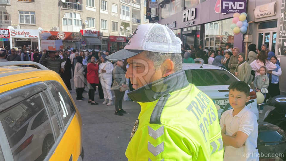 Karamanda Taki Ve Kozmetik Esya Magazasinda Izdiham18