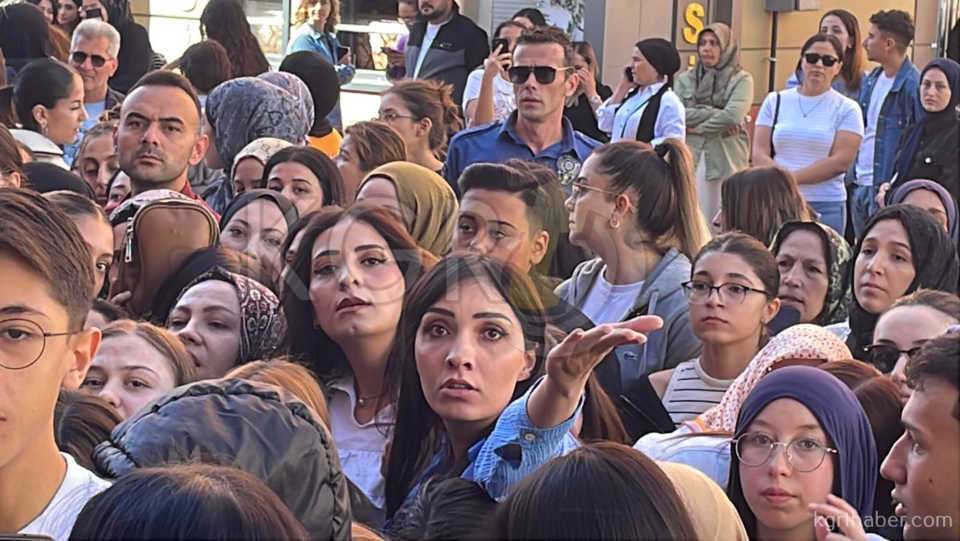 Karamanda Taki Ve Kozmetik Esya Magazasinda Izdiham24