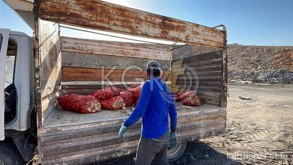 Karamanda Tonlarca Sogani Yine Bos Araziye Doktuler Vatandas Topladi5