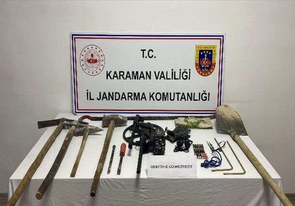 Karamanda Uyusturucu Ve Ruhsatsiz Silahlar Gecirildi 1 Kisi Tutuklandi (7)