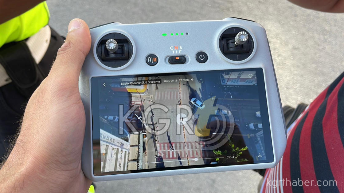 Karamanda Yayalara Yol Vermeyen Suruculer Cezadan Kacamadi26