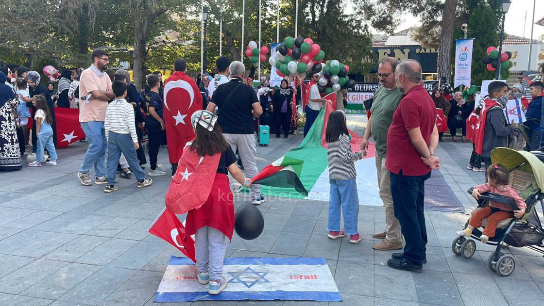 Karamanda Yuzlerce Kisi Tek Yurek Oldu9