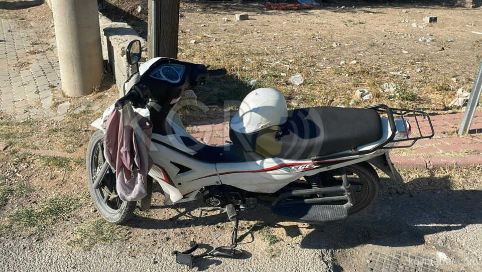 Motosiklete Arkadan Carpan Motosikletli Yaralandi0