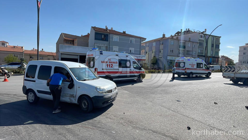 Motosikletteki 2 Kisinin Savruldugu Kaza Kamerada 1I Agir 2 Yarali4