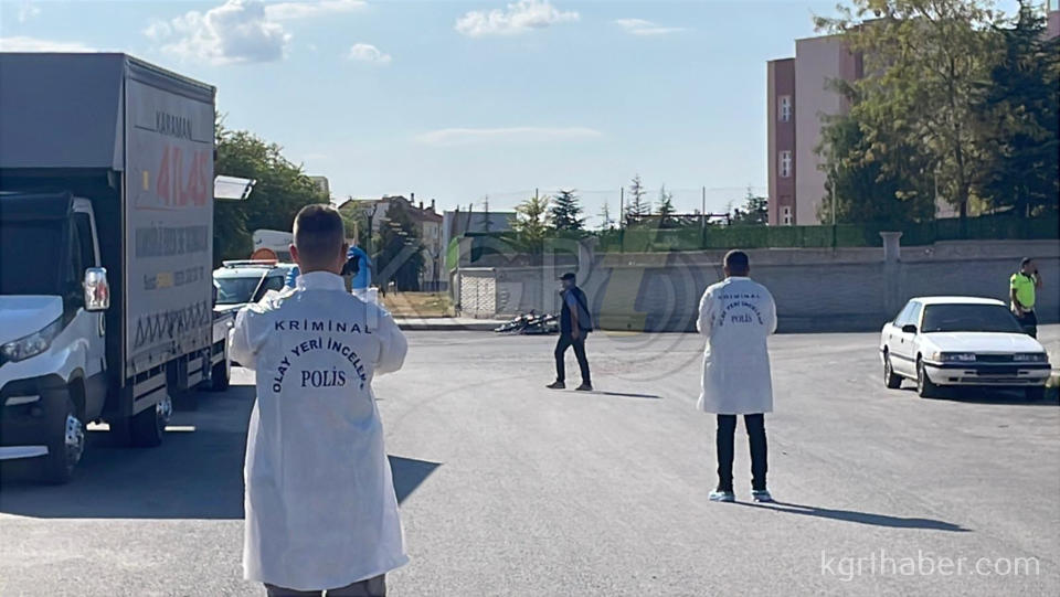 Motosikletteki 2 Kisinin Savruldugu Kaza Kamerada 1I Agir 2 Yarali6