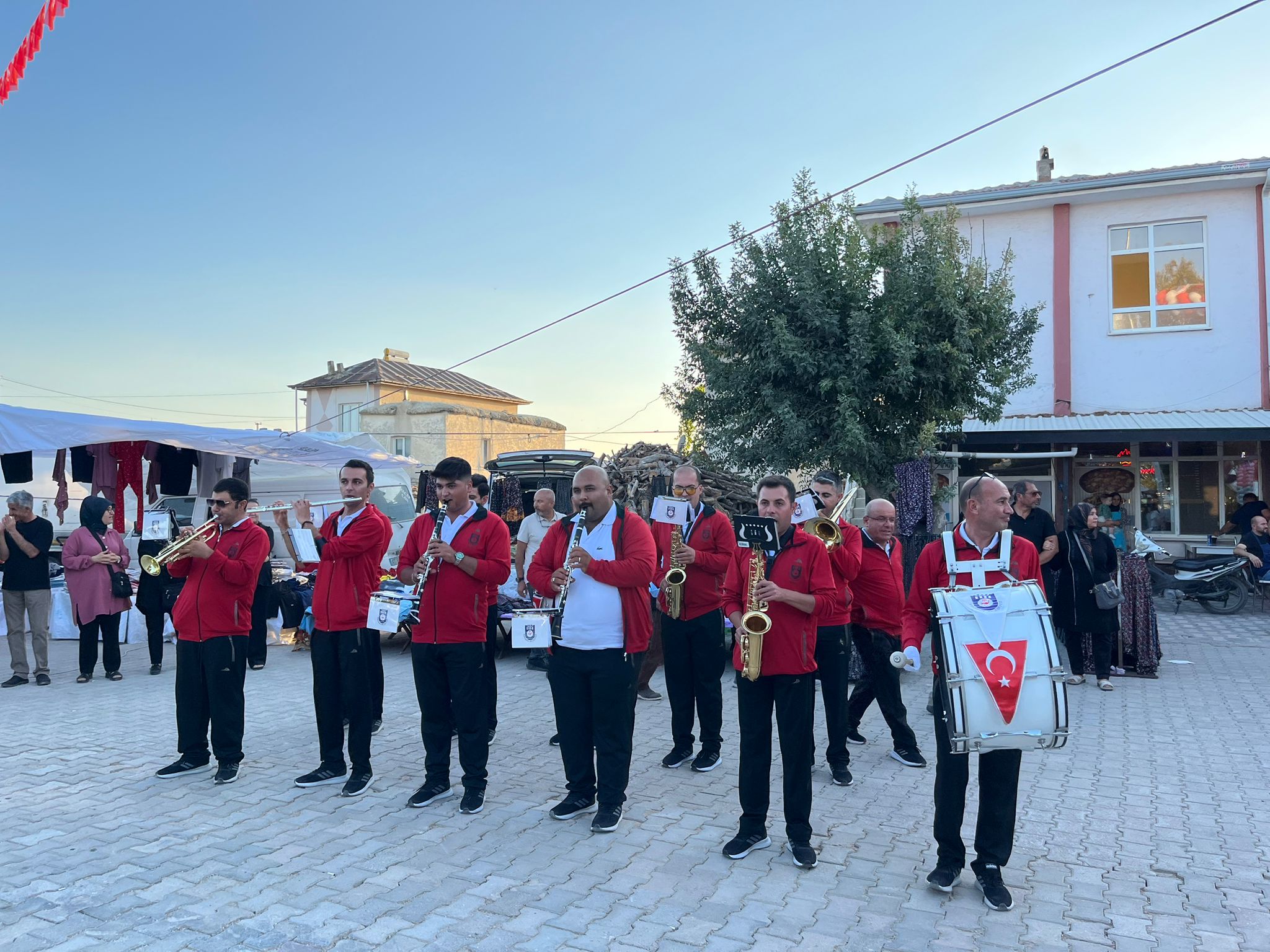 Ne Cosku Bitti Ne De Bir Alkis Dindi (7)