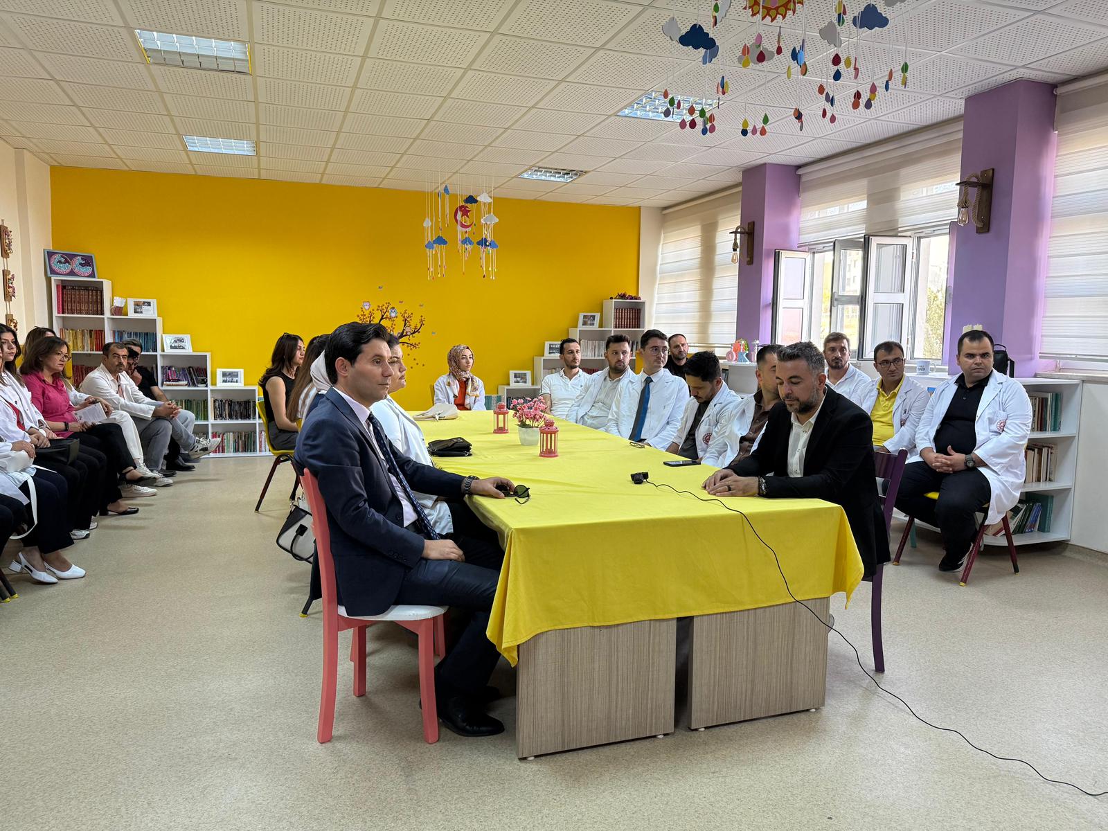 Ogretmenler Icin Es Zamanli Olarak Basladi2