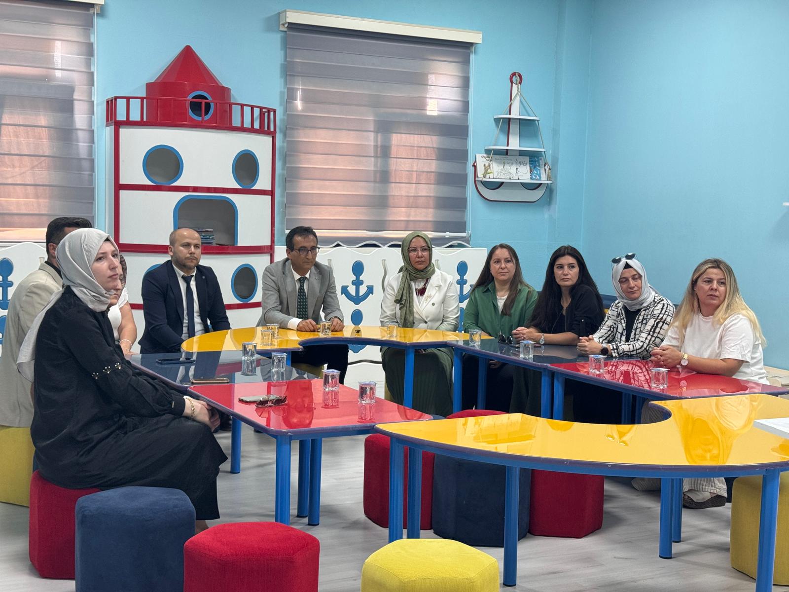 Ogretmenler Icin Es Zamanli Olarak Basladi3