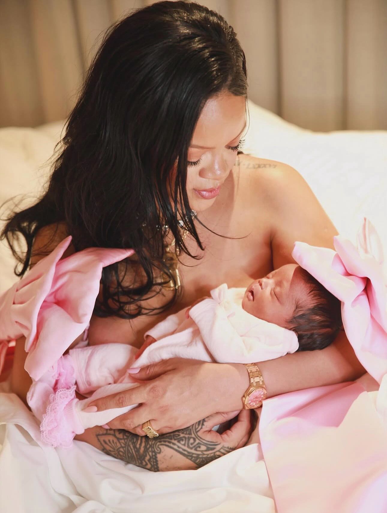 rihanna-ucuncu-kez-anne-oldu-bu-kez-kiz-bebek1