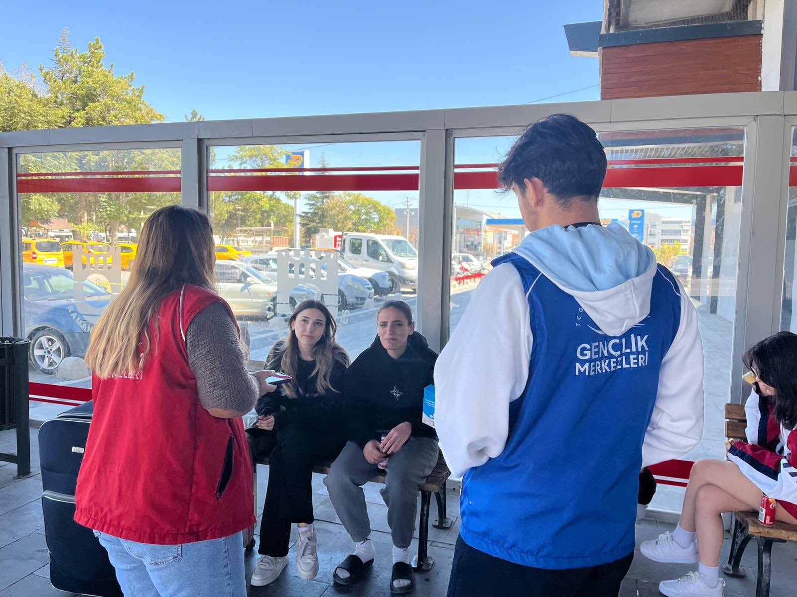 Universite Kazanan Ogrencilere Sicak Karsilama (1)