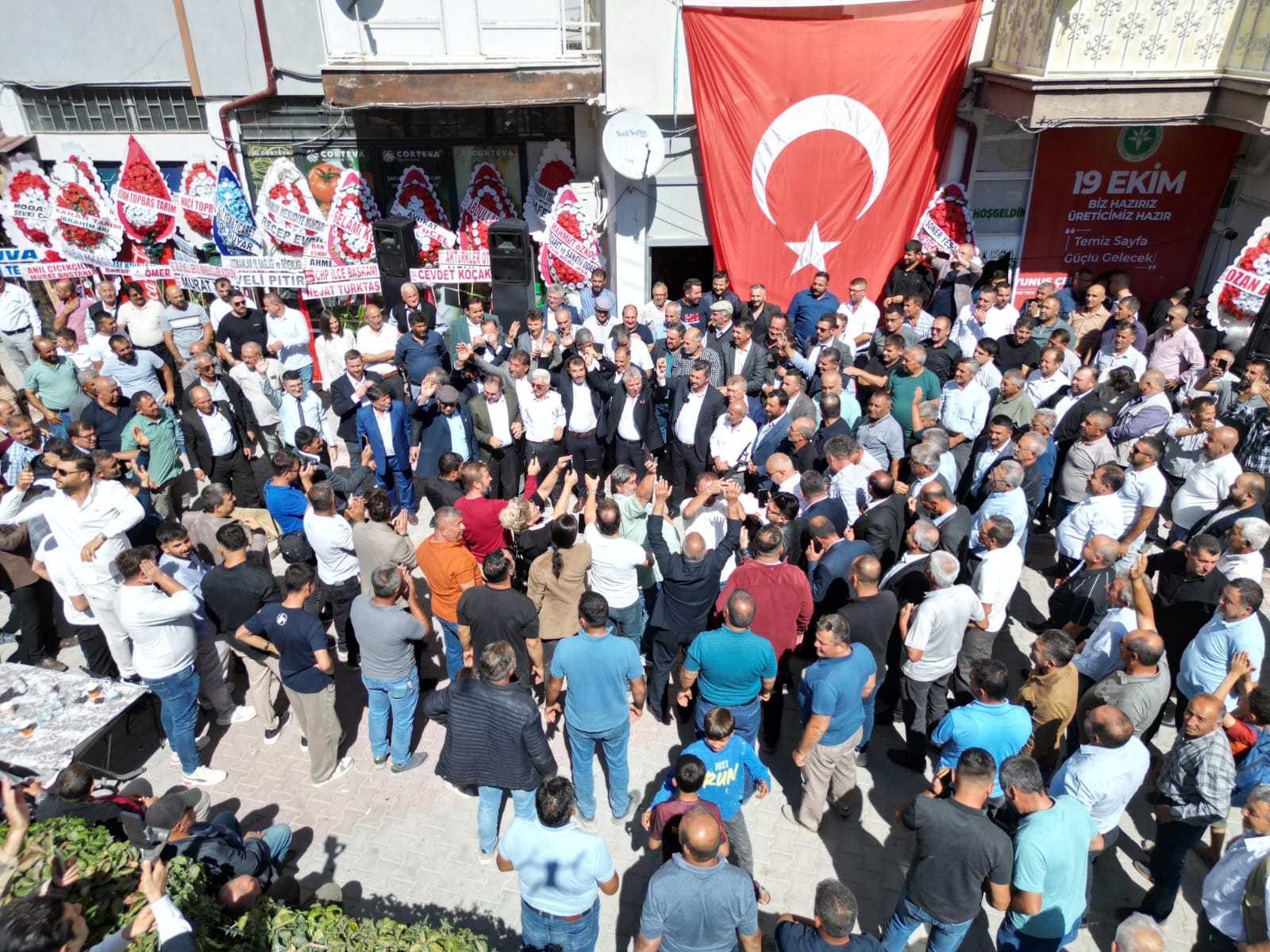 Yunus Celik Secim Burosu Acilisinda Buyuk Cosku1