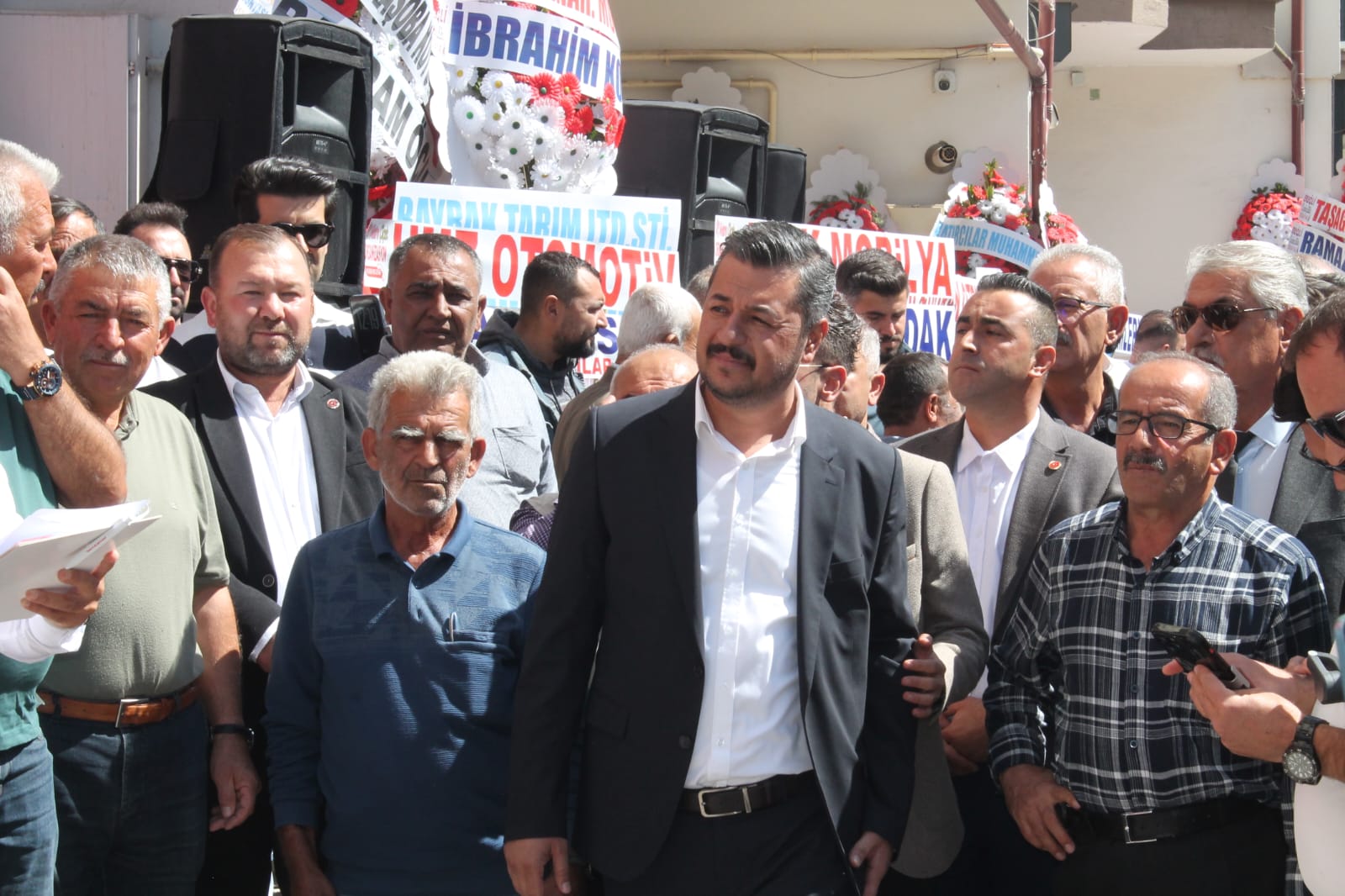 Yunus Celik Secim Burosu Acilisinda Buyuk Cosku3