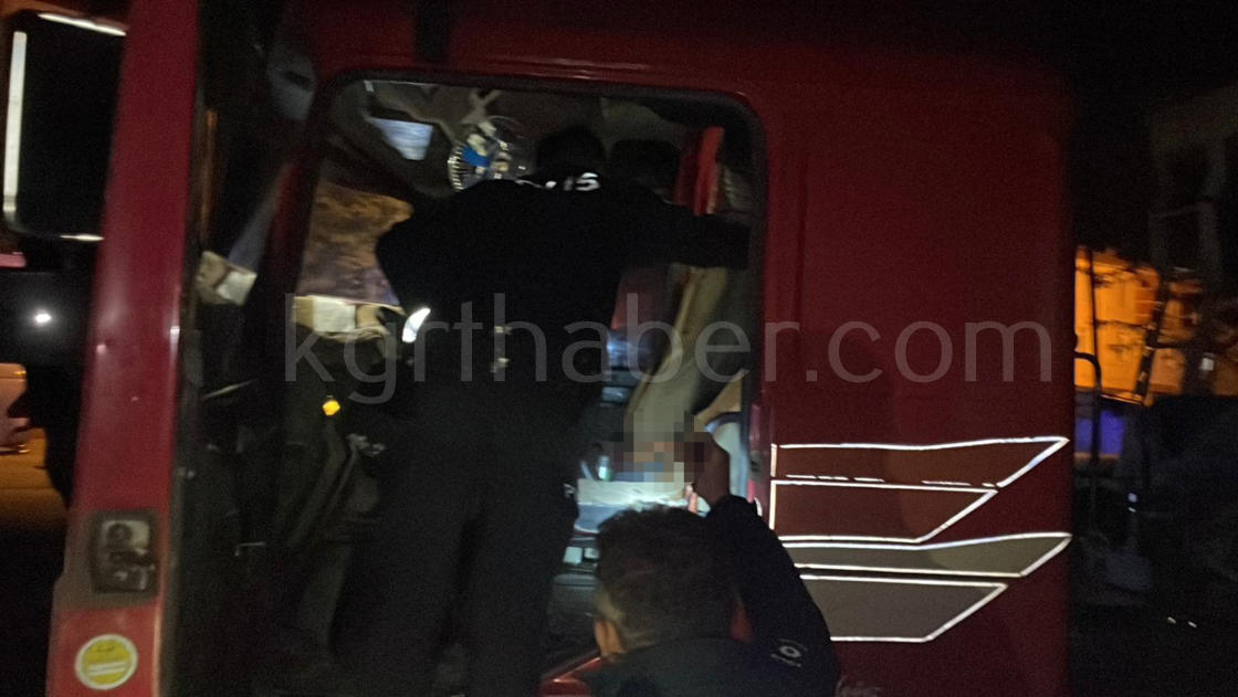 Aranmasi Vardi Bicakla Yaralanmis Halde Bulundu13