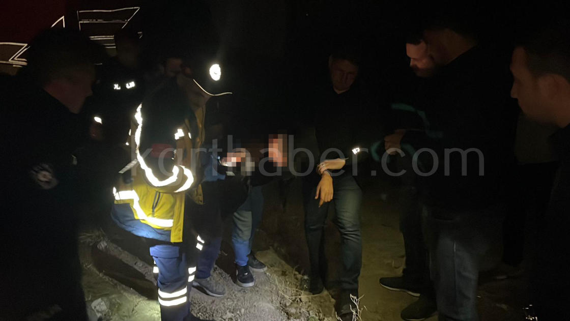 Aranmasi Vardi Bicakla Yaralanmis Halde Bulundu15