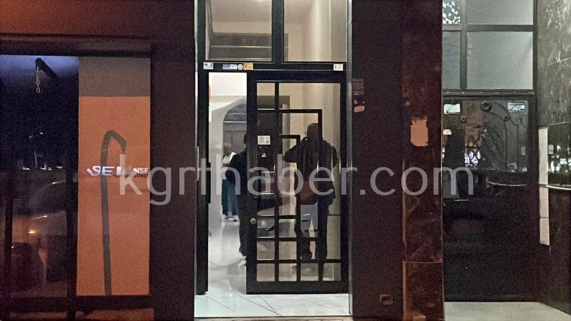 Asansor Kazasinda 1 Kisi Yaralanmisti Baba Tepkili Yetkililer Bakin Ne Dedi1