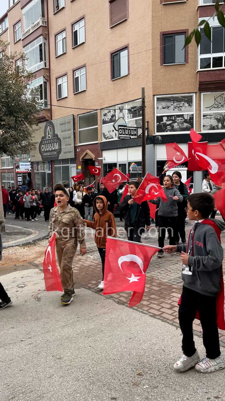 Iki Okuldan Tek Yurek Mesaji9