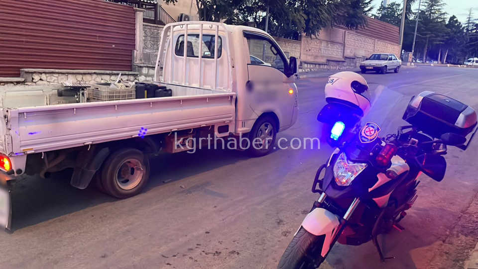 Kamyonetle Elektrikli Bisiklet Carpisti 1 Yarali6