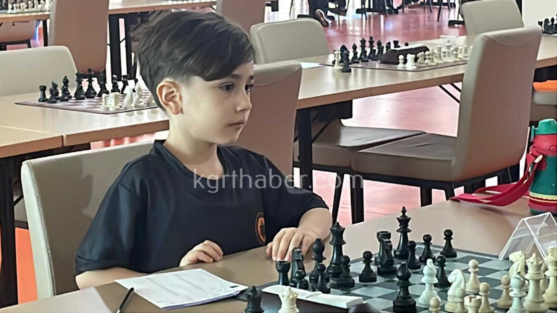 Karamanda 29 Ekim Satranc Turnuvasi Heyecanli Basladi1