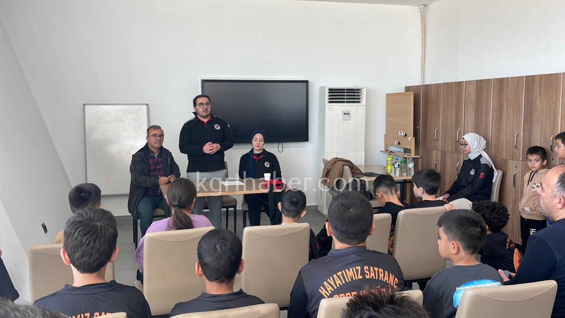 Karamanda 29 Ekim Satranc Turnuvasi Heyecanli Basladi12