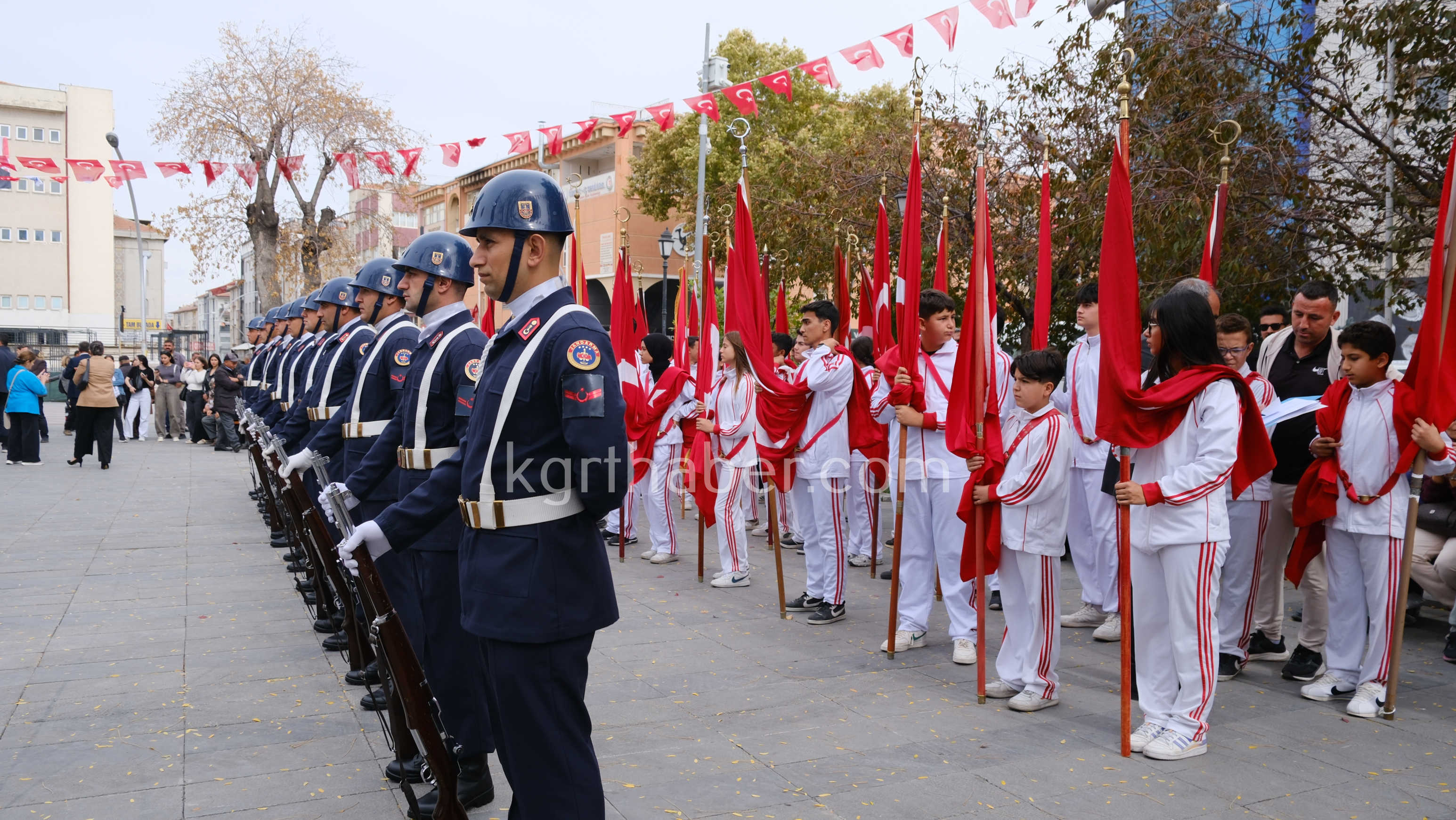 Karamanda 29 Ekimde Celenk Koyma Torenine Yogun Katilim10