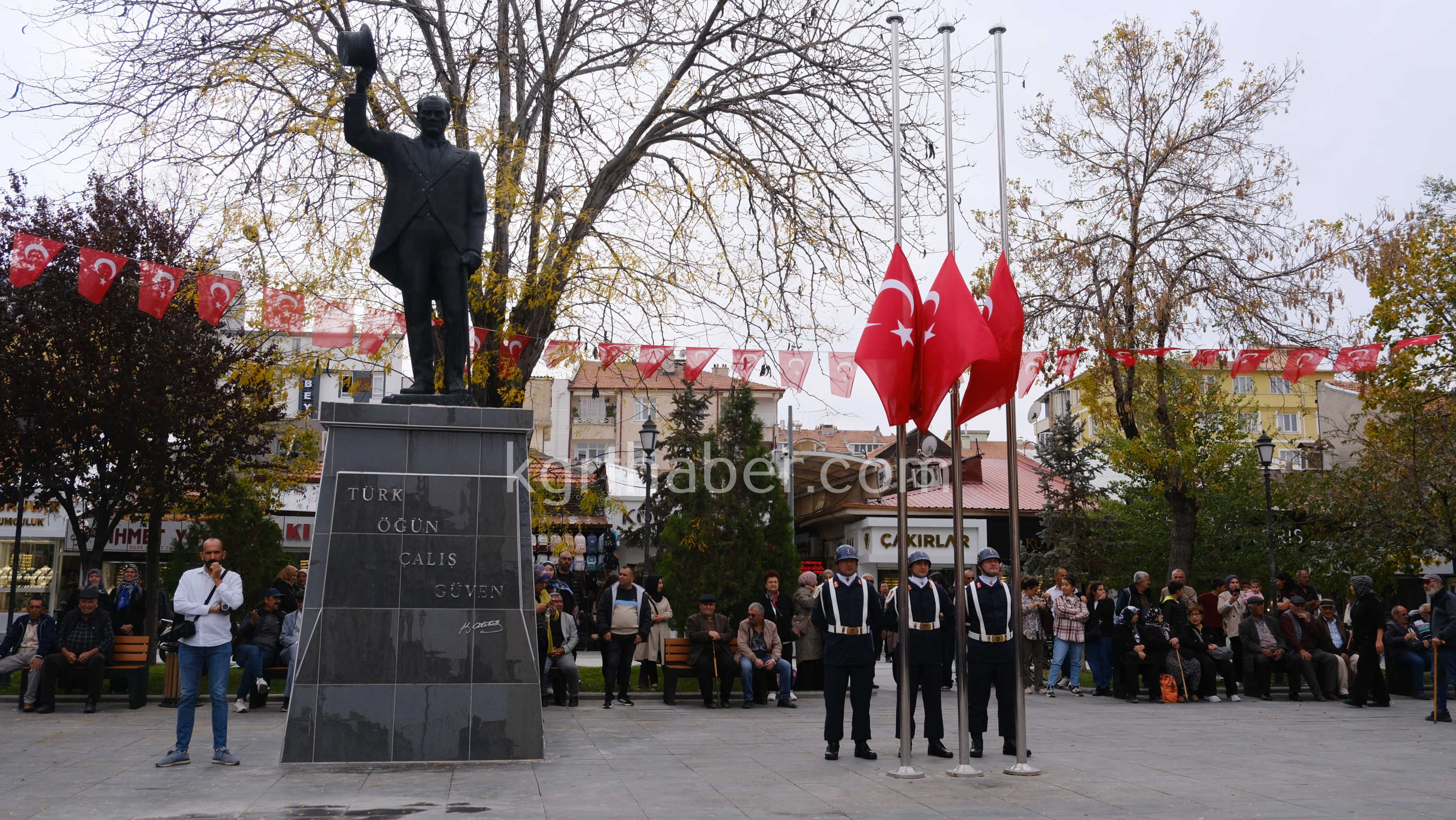 Karamanda 29 Ekimde Celenk Koyma Torenine Yogun Katilim14