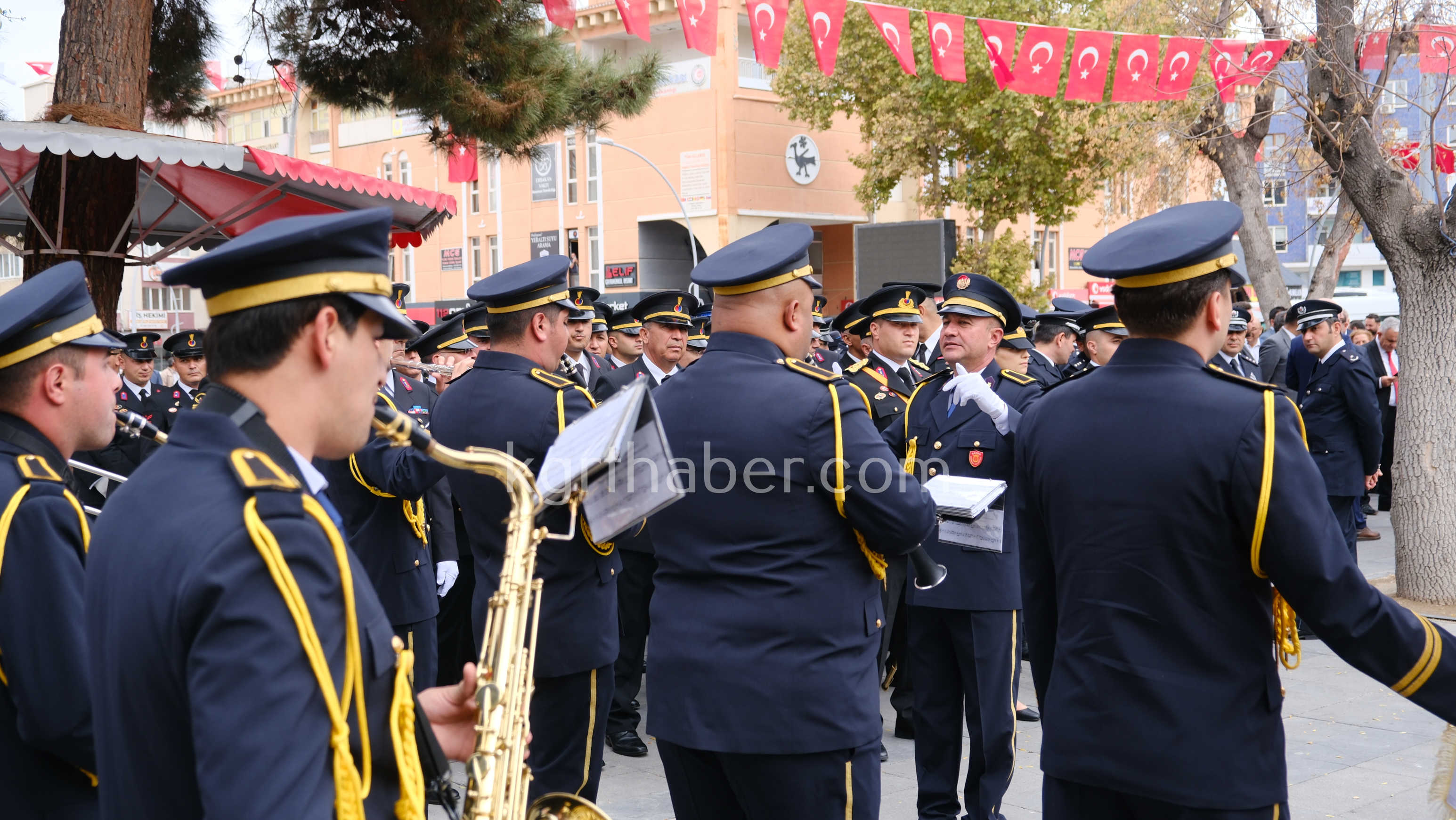 Karamanda 29 Ekimde Celenk Koyma Torenine Yogun Katilim18