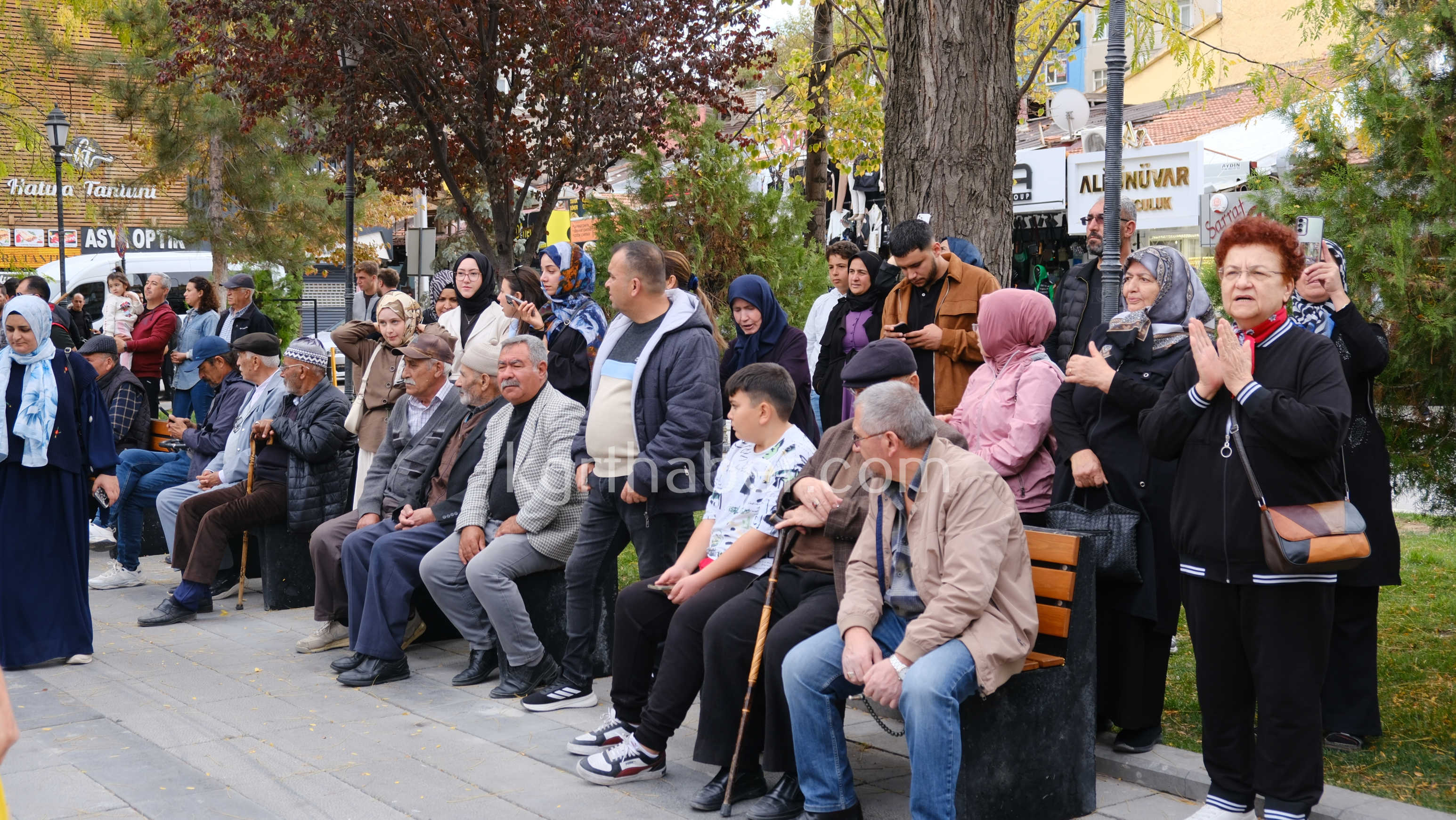 Karamanda 29 Ekimde Celenk Koyma Torenine Yogun Katilim19