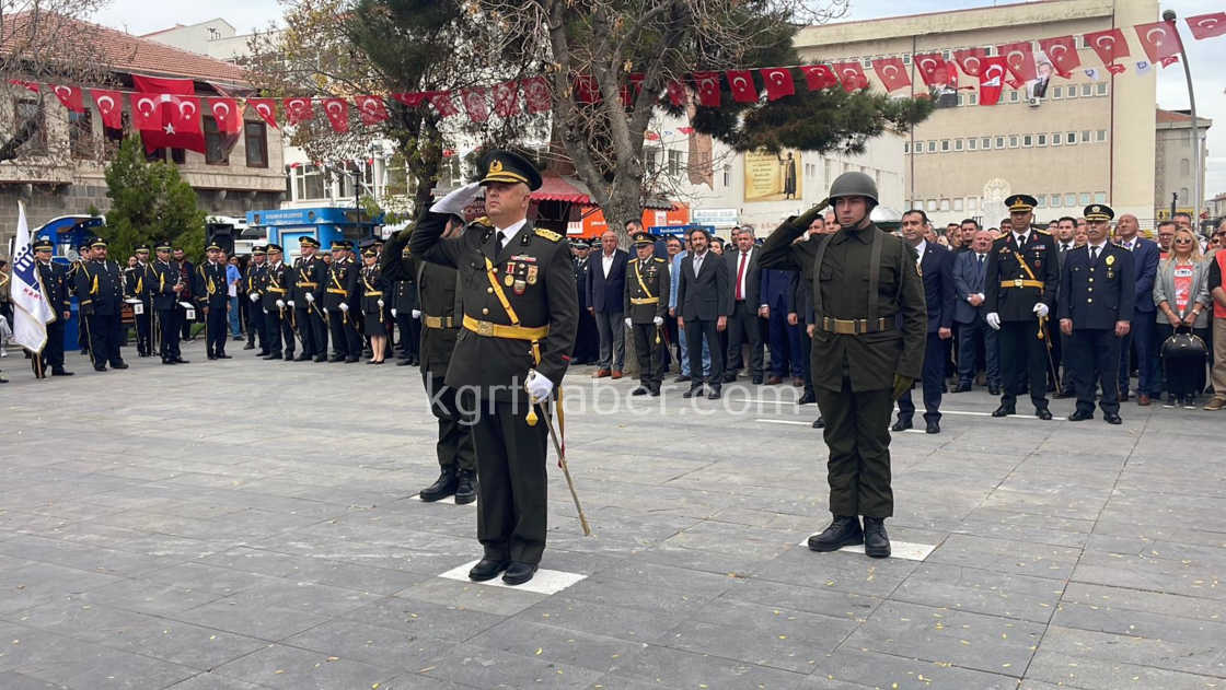 Karamanda 29 Ekimde Celenk Koyma Torenine Yogun Katilim3