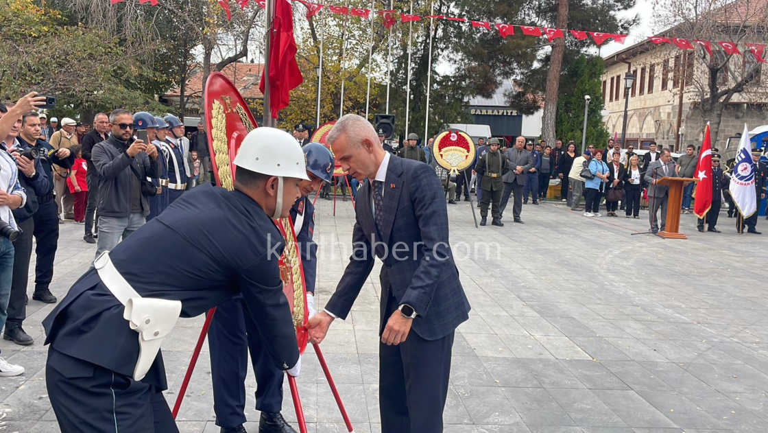 Karamanda 29 Ekimde Celenk Koyma Torenine Yogun Katilim5