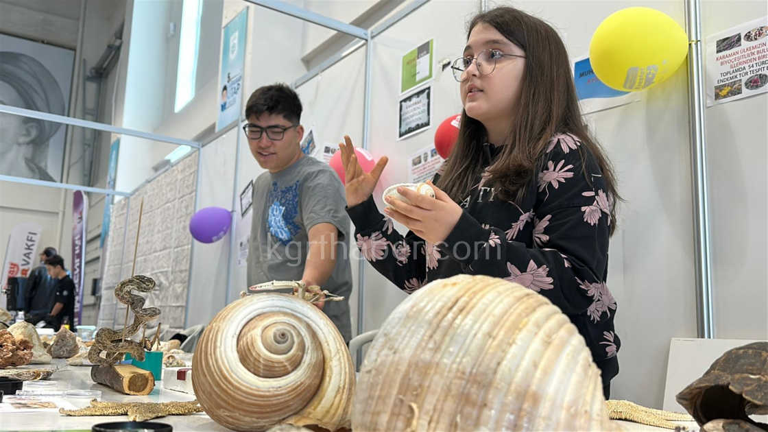 Karamanda Ailece Topladigi 5 Bine Yakin Fosille Muze Kurdu4