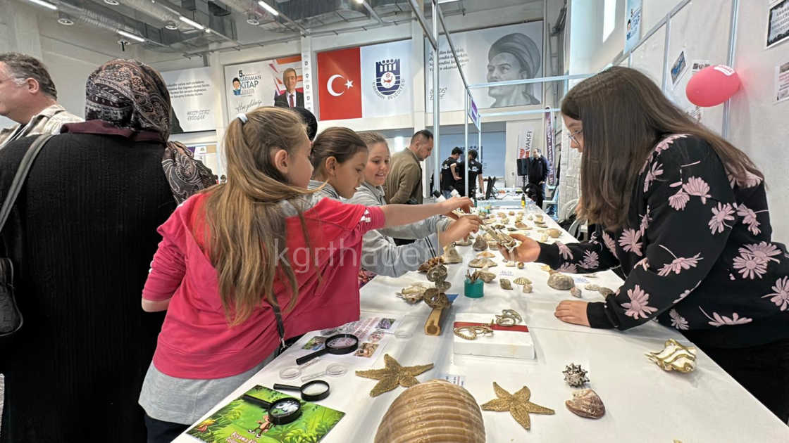 Karamanda Ailece Topladigi 5 Bine Yakin Fosille Muze Kurdu6