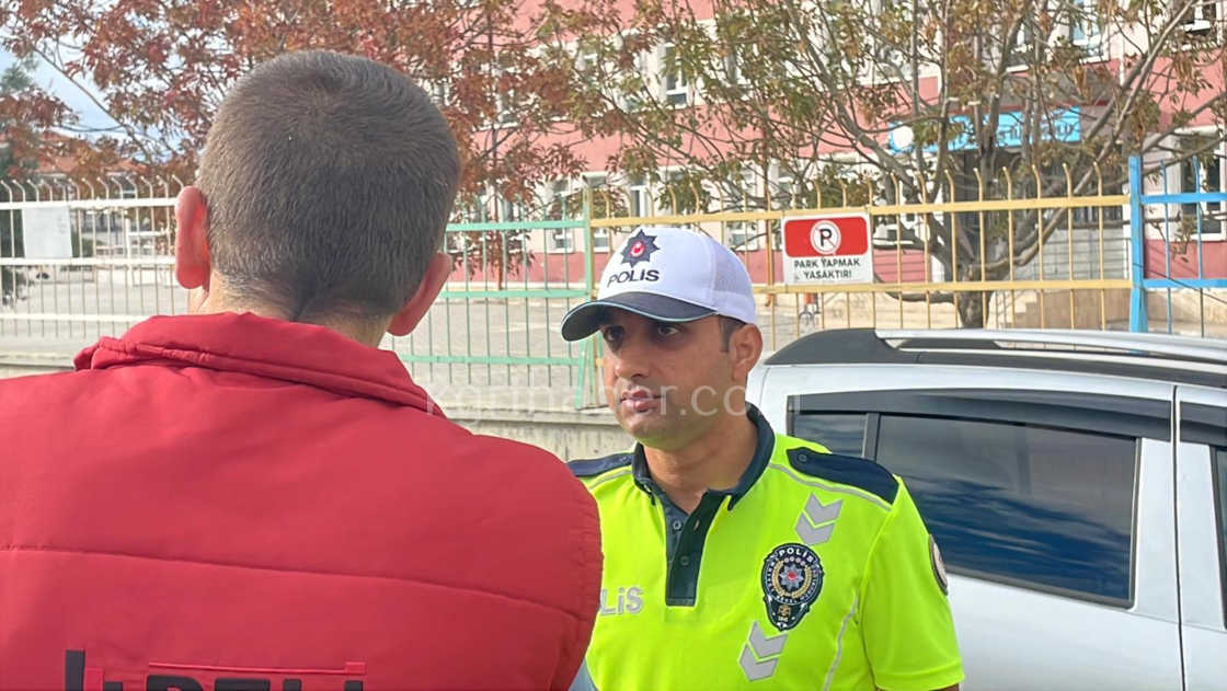 Karamanda Aniden Yola Cikan 8 Yasindaki Cocuga Otomobil Carpti 1 Yarali6