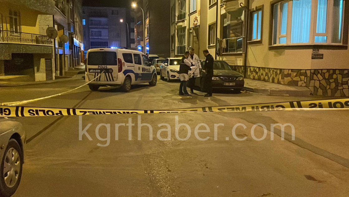 Karamanda Bicakli Kavga 1 Kisi Yaralandi3