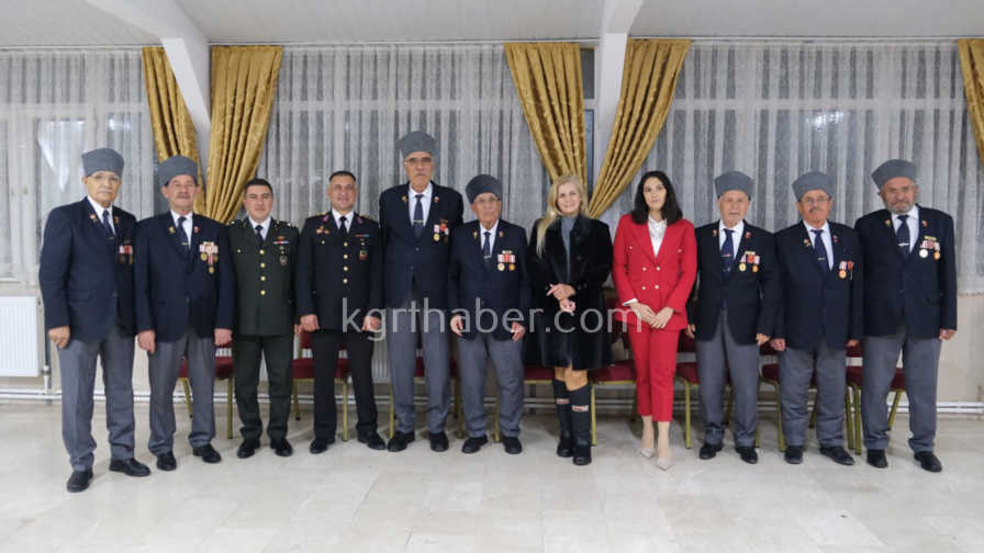 Karamanda Cumhuriyet Bayrami Kabul Toreni Duzenlendi0