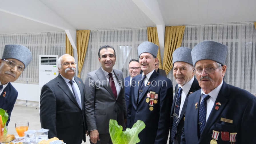 Karamanda Cumhuriyet Bayrami Kabul Toreni Duzenlendi11